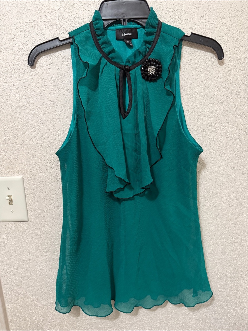 Bwear Teal Ruffled Sleeveless Camisole with Brooch
